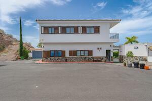 10 Bedroom House - Guaza (1)