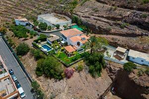 10 Bedroom House - Guaza (1)