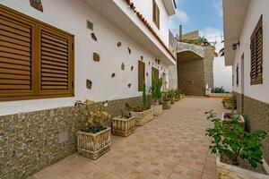 5 Bedroom House - Granadilla de Abona (0)