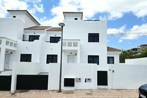 4 Bedroom Townhouse - Amarilla Golf (1)