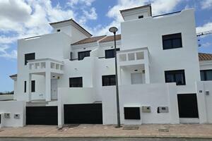 4 Bedroom Townhouse - Amarilla Golf (2)