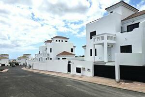 4 Bedroom Townhouse - Amarilla Golf (3)