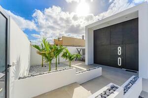 Seafront Luxury 3 Bedroom Villa - Santa Cruz (3)