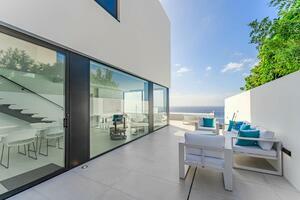 Seafront Luxury 3 Bedroom Villa - Santa Cruz (2)