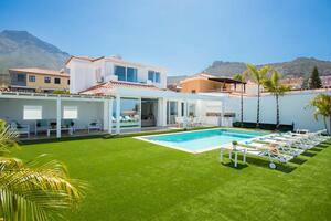 6 Bedroom Villa - Torviscas Alto (2)