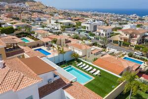 6 Bedroom Villa - Torviscas Alto (2)