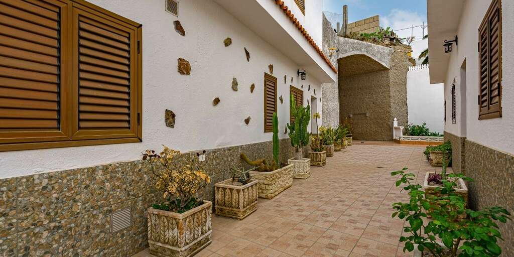 5 Bedroom House - Granadilla de Abona