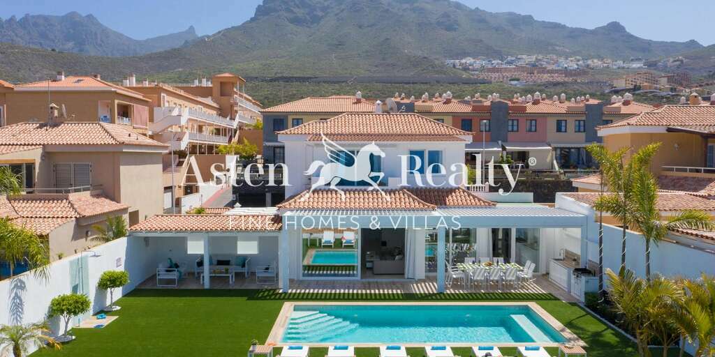 6 Bedroom Villa - Torviscas Alto