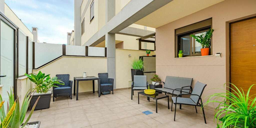 3 Bedroom Townhouse - Parque de la Reina